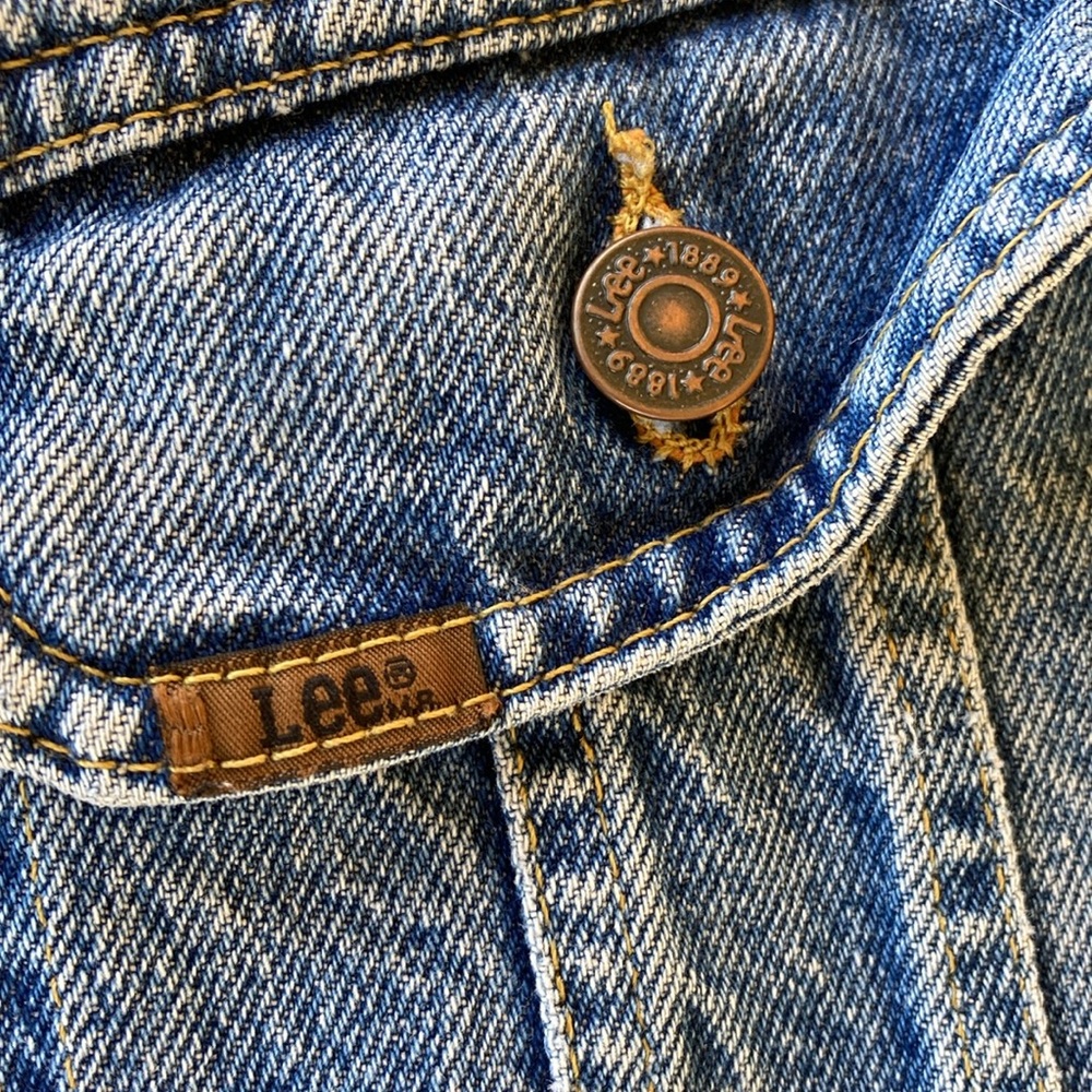 Vintage Lee Trucker Biker Denim Vest Lined Red Plaid Flannel Button Front Y2K - Picture 4 of 9